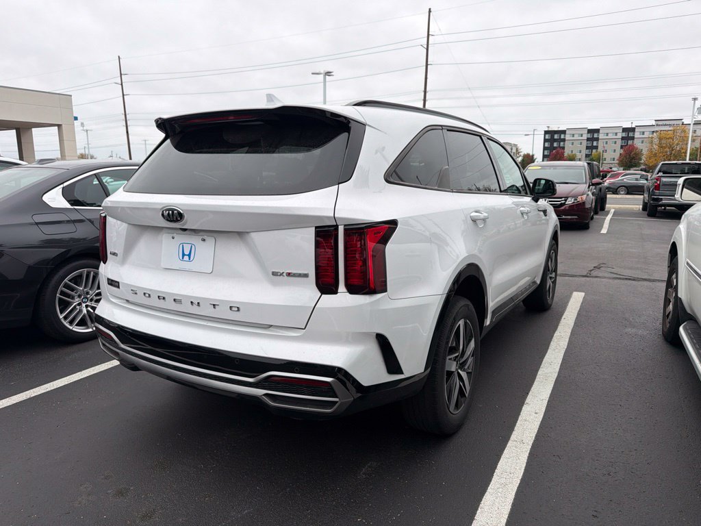 Used 2021 Kia Sorento EX AWD/4WD image 3