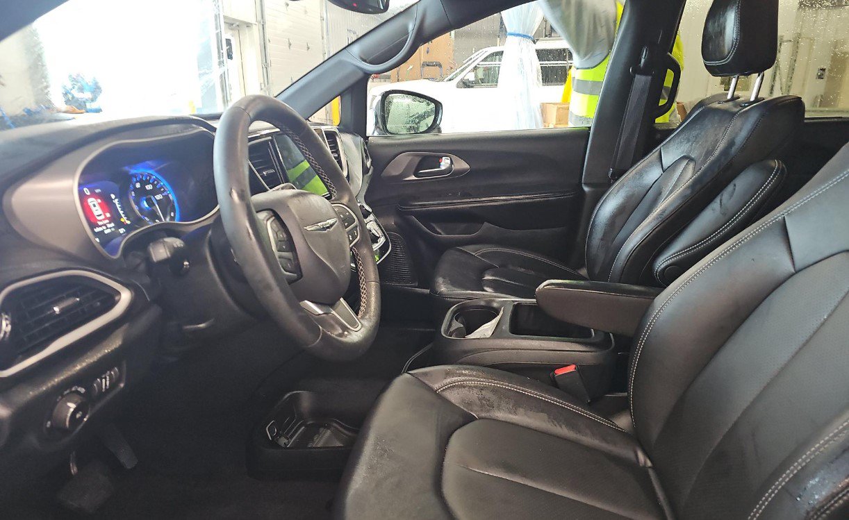 Used 2026 Chrysler Pacifica Select FWD image 7