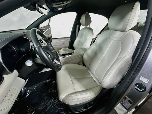 Used 2025 Genesis G70 2.5T RWD image 15