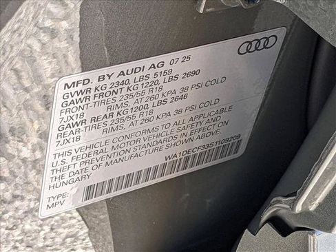 Certified 2025 Audi Q3 2.0T Premium w/ Convenience Package AWD/4WD image 17