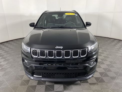Used 2023 Jeep Compass Latitude AWD/4WD image 10