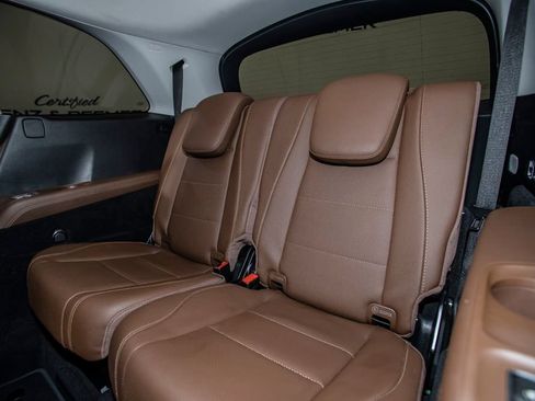 Used 2024 Mercedes-Benz GLS 450 4MATIC image 16