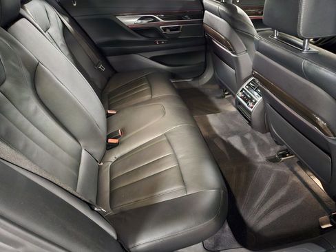 Used 2020 BMW 740i RWD image 20