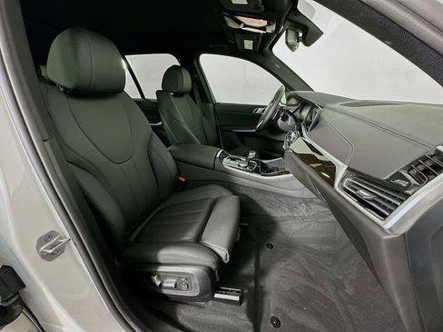 Used 2021 BMW X5 xDrive40i w/ Premium Package image 29