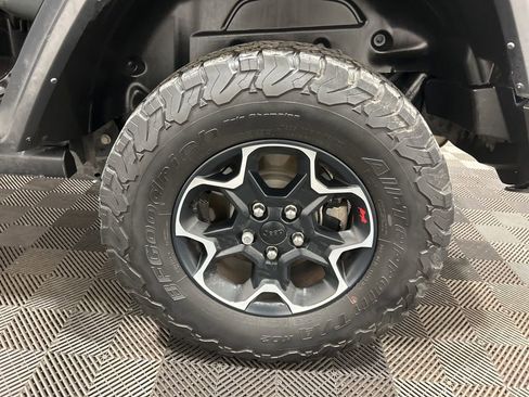 Used 2023 Jeep Wrangler Unlimited Rubicon w/ Cold Weather Group image 34