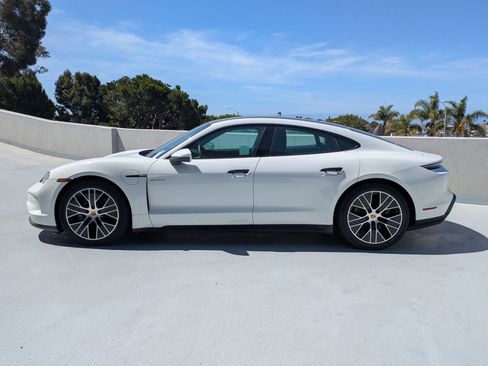 New 2025 Porsche Taycan image 2