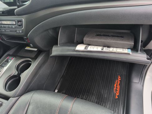 Used 2023 Honda Passport TrailSport image 32