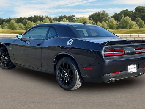 Used 2017 Dodge Challenger GT w/ Driver Convenience Group image 11