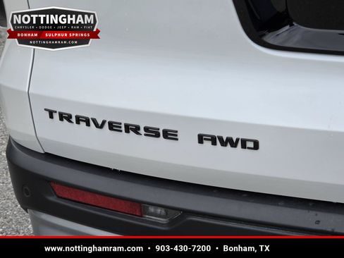 Used 2024 Chevrolet Traverse Z71 w/ Enhanced Driving Package AWD/4WD image 7