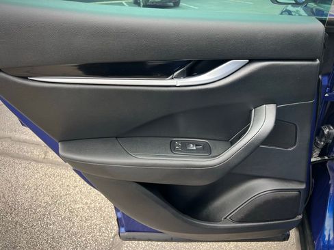 Used 2017 Maserati Levante image 23