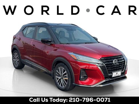 Used 2021 Nissan Kicks SR w/ SR Premium Package FWD image 1