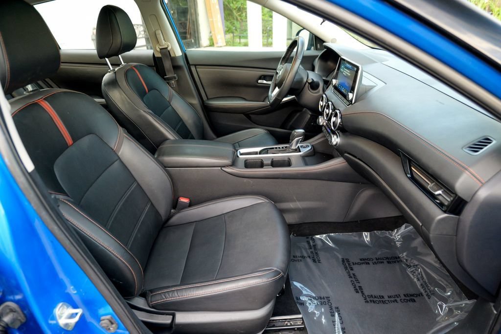 Used 2023 Nissan Sentra SR w/ SR Premium Package FWD image 34
