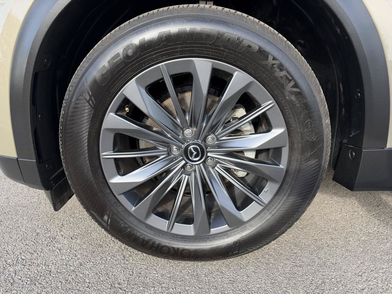 Used 2025 MAZDA CX-70 3.3 Turbo w/ Preferred Package AWD/4WD image 14