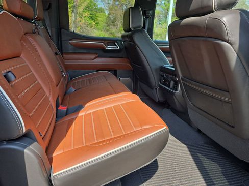 Used 2024 GMC Sierra 1500 Denali Ultimate image 11