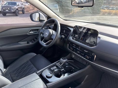 Used 2023 Nissan Rogue Platinum AWD/4WD image 14
