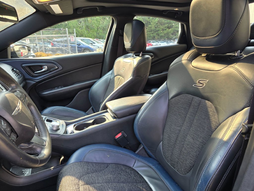 Used 2015 Chrysler 200 S w/ Comfort Group FWD image 12