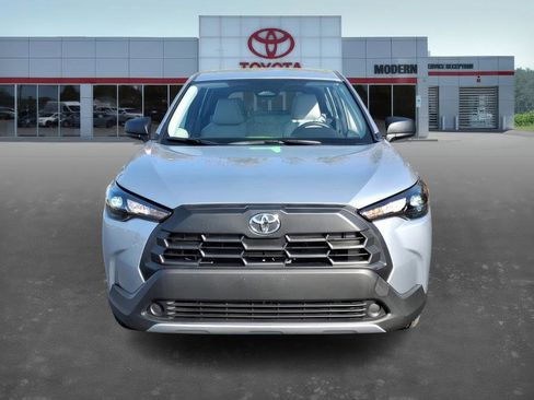 Used 2026 Toyota Corolla Cross L image 2