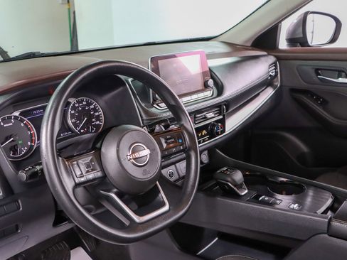 Used 2022 Nissan Rogue SV FWD image 22