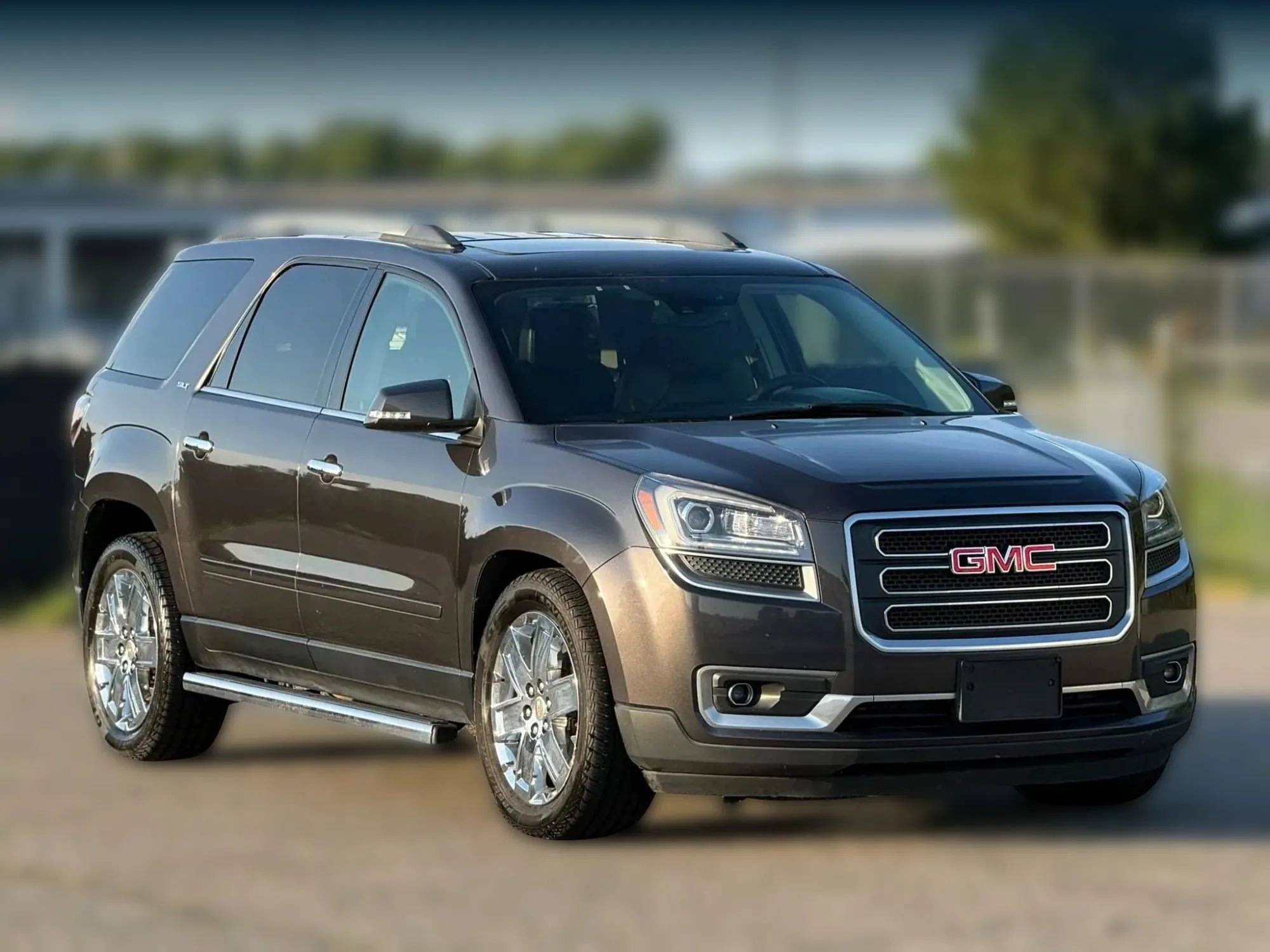 Used 2017 GMC Acadia Limited SLT AWD/4WD image 1