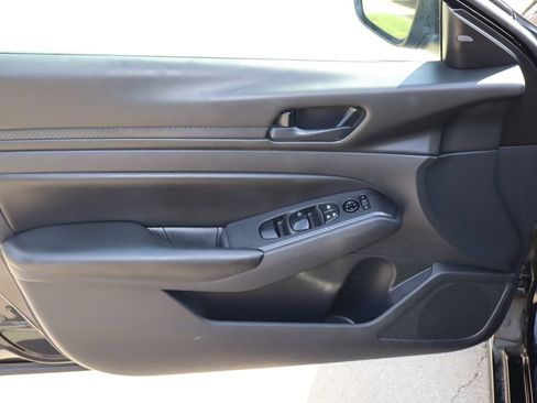 Used 2023 Nissan Altima 2.5 S FWD image 13