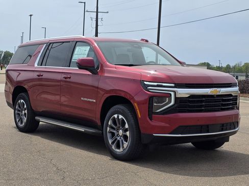 New 2026 Chevrolet Suburban LS image 2