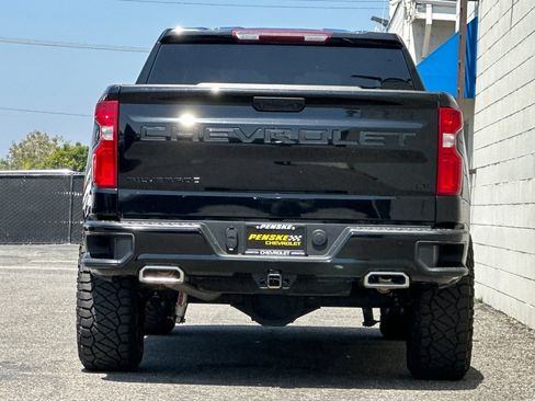 Used 2025 Chevrolet Silverado 1500 LT Trail Boss w/ LPO, Dark Essentials Package AWD/4WD image 5