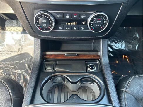 Used 2014 Mercedes-Benz GL 550 4MATIC image 13