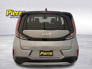 Used 2023 Kia Soul LX w/ Option Group 015 video 3