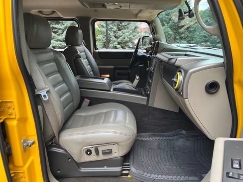Used 2004 HUMMER H2 w/ Preferred Equipment Group AWD/4WD image 37