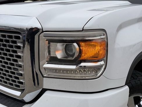 Used 2016 GMC Sierra 2500 Denali w/ Suspension Package, Off-Road image 23