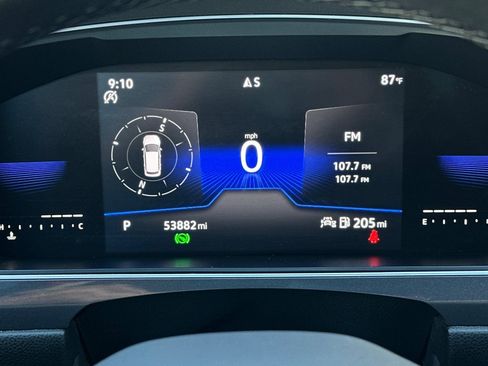 Certified 2022 Volkswagen Tiguan SE R-Line image 25