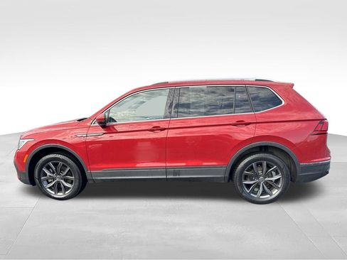 Used 2022 Volkswagen Tiguan SE AWD/4WD image 6