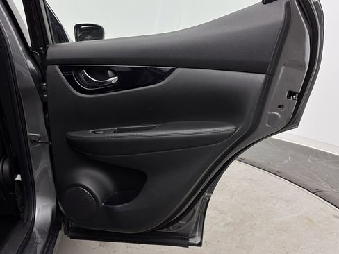 Used 2020 Nissan Rogue Sport SV image 29