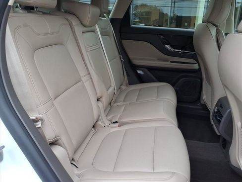 Certified 2022 Lincoln Corsair Standard w/ Equipment Group 101A image 12