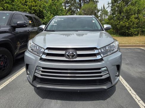 Used 2019 Toyota Highlander Limited image 2