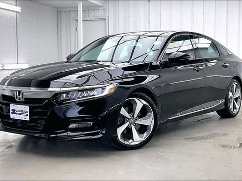 Used 2019 Honda Accord Touring image 2