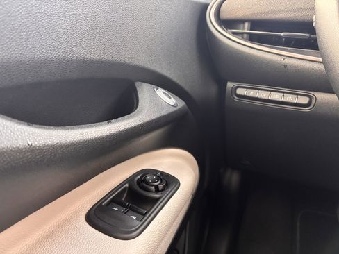 New 2025 FIAT 500 e image 16