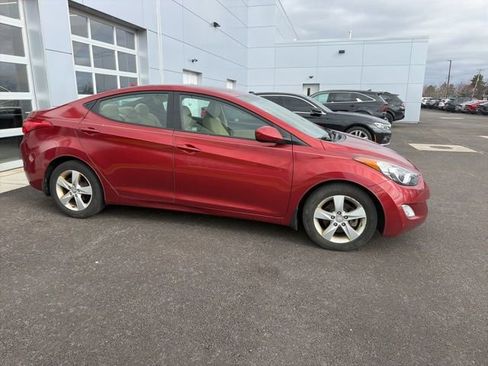 Used 2013 Hyundai Elantra GLS w/ Preferred Pkg image 12