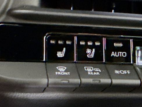 Certified 2025 Toyota Crown Signia AWD/4WD image 12