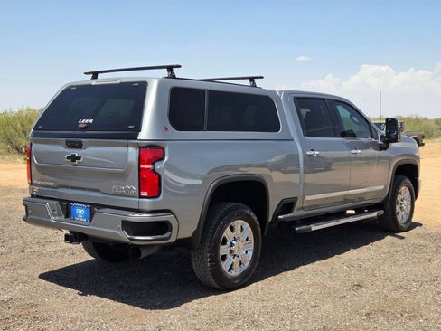 Used 2025 Chevrolet Silverado 2500 High Country w/ Technology Package AWD/4WD image 5