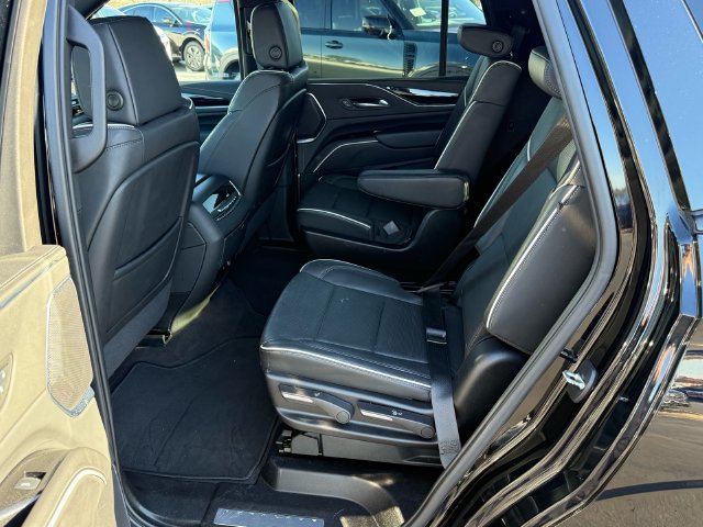 Used 2024 Cadillac Escalade Sport RWD image 12