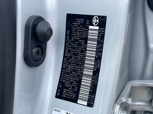 Used 2025 Toyota Corolla LE image 32