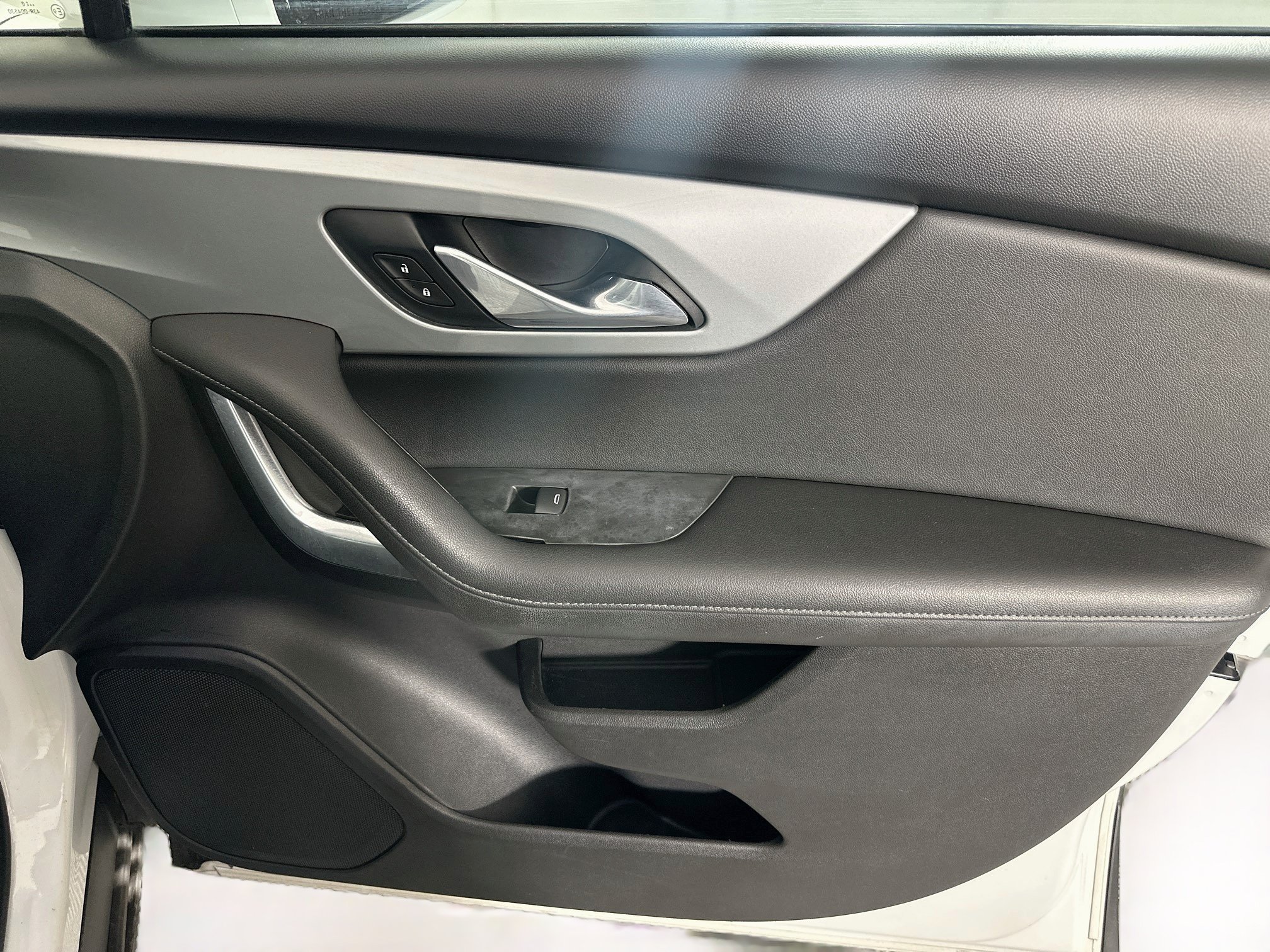 Used 2020 Chevrolet Blazer LT FWD image 29