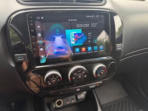 Used 2016 Kia Soul FWD image 15