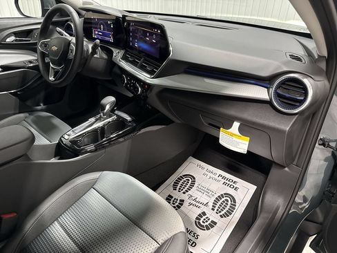 New 2026 Chevrolet Trax LT w/ LT Convenience Package FWD image 30