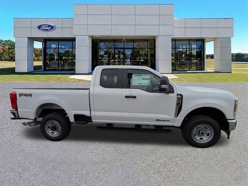 New 2026 Ford F250 XL AWD/4WD image 3