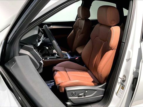 Used 2024 Audi Q5 2.0T Premium Plus w/ Premium Plus Package image 8