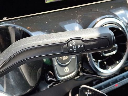 Used 2022 Mercedes-Benz GLA 250 4MATIC image 18