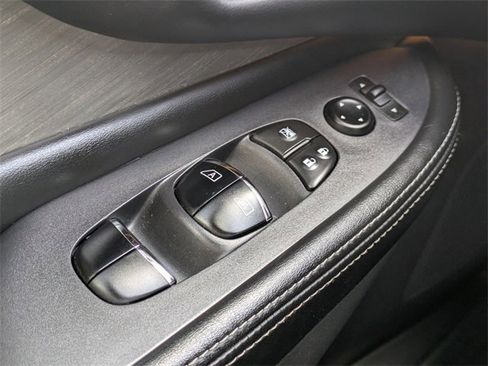 Used 2018 Nissan Murano SL w/ Moonroof Package image 30