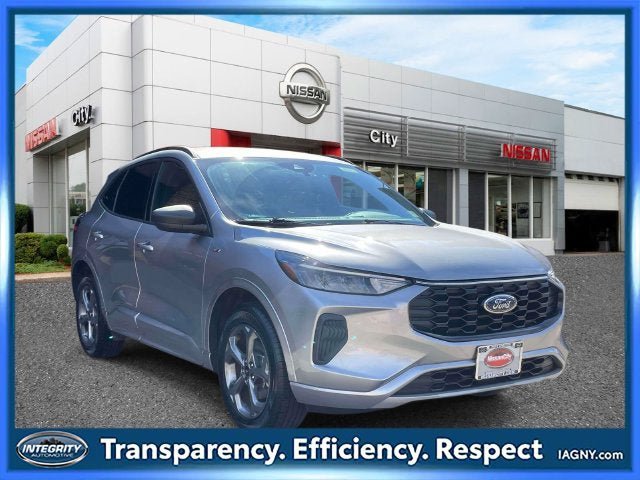 Used 2023 Ford Escape ST-Line AWD/4WD image 1